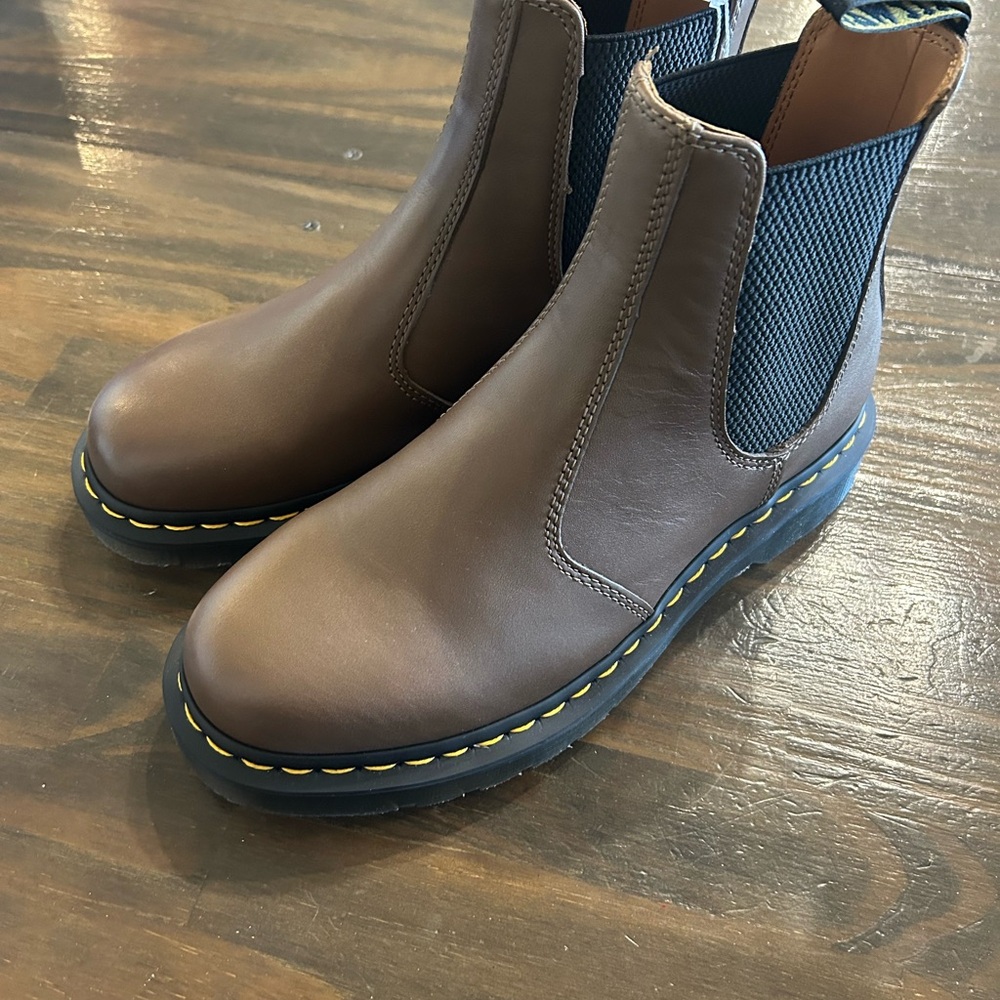 Dr. Martens 2976 Yellow Stitch Brown Leather Chelsea Boots ladies 8 men’s 7